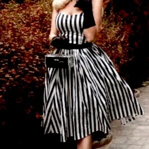 NWT! Tailor & Twirl black and white striped circle dress - Sz 1X.